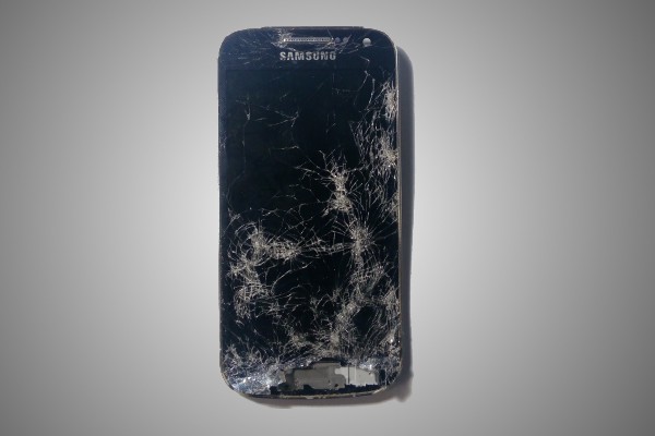 замена стекла Samsung в разбитом телефоне
